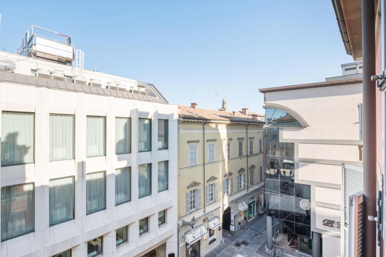 Raffinato Apt Vicino A Piazza Garibaldi X5 Parma Exterior foto